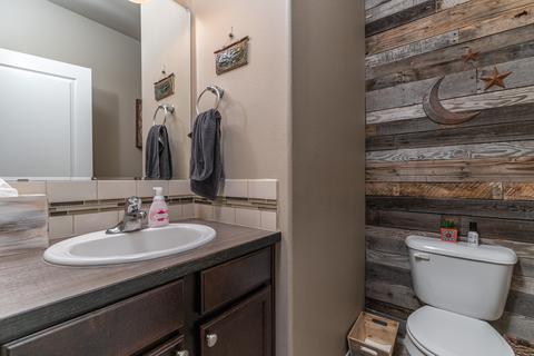 608 SE Glencoe Pl, Bend, OR 97702 photo 4