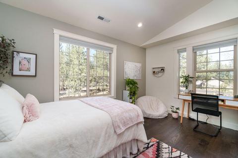 60093 Ridgeview Dr W, Bend, OR 97702 photo 26