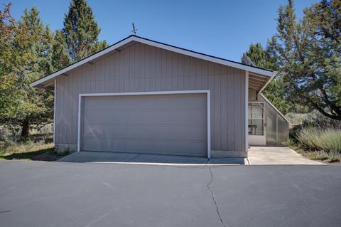 22052 Banff Dr, Bend, OR 97702 photo 31