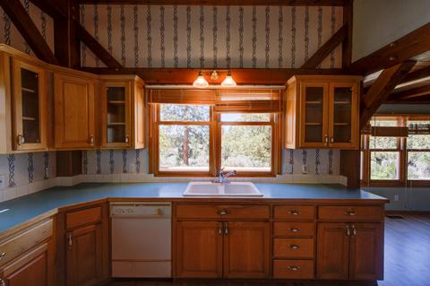 22052 Banff Dr, Bend, OR 97702 photo 9