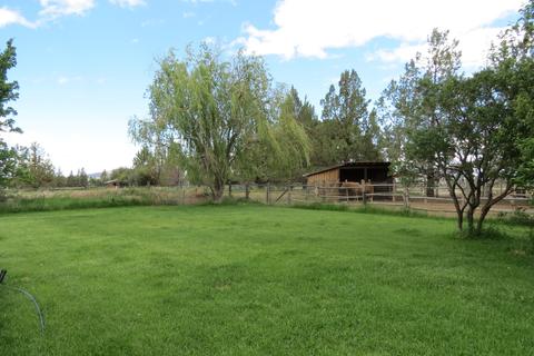 19855 Connarn Rd, Bend, OR 97703 photo 4