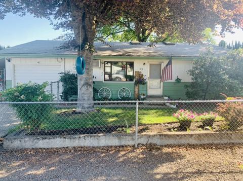 115 Ione St, Eagle Point, OR 97524 photo 1