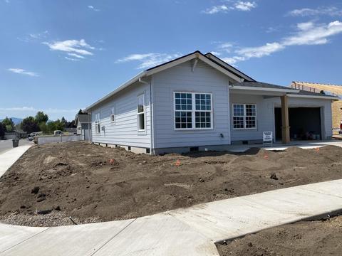 455 Cheney Loop, Central Point, OR 97502 photo 2