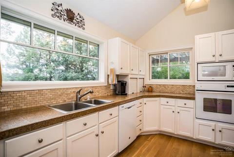 21897 Obsidian Ave, Bend, OR 97702 photo 11
