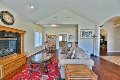 1073 Coral Rdg, Eagle Point, OR 97524 photo 4