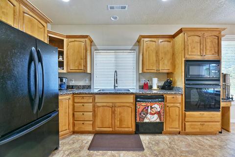 1073 Coral Rdg, Eagle Point, OR 97524 photo 11