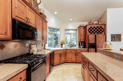 17785 Quelah Ln, Sunriver, OR 97707 photo 11