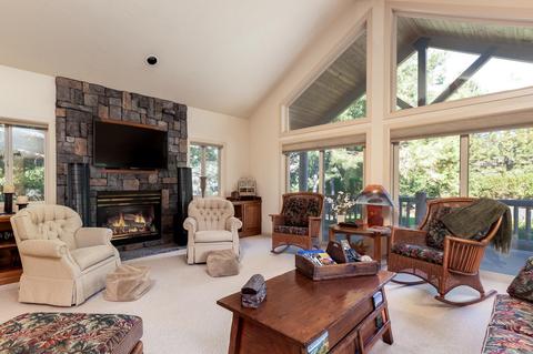 17785 Quelah Ln, Sunriver, OR 97707 photo 3