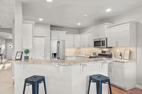 61363 SE Preston St, Bend, OR 97701 photo 8