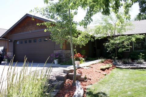 63290 NW Lavacrest St, Bend, OR 97703 photo 1