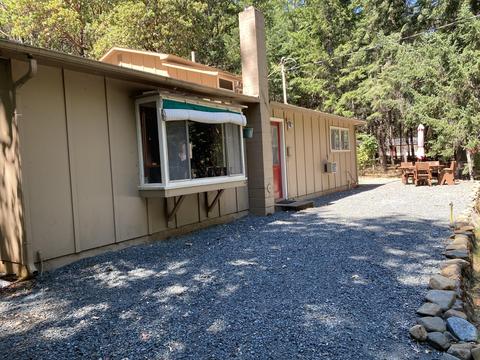 673 Marcy Loop Rd, Grants Pass, OR 97527 photo 2