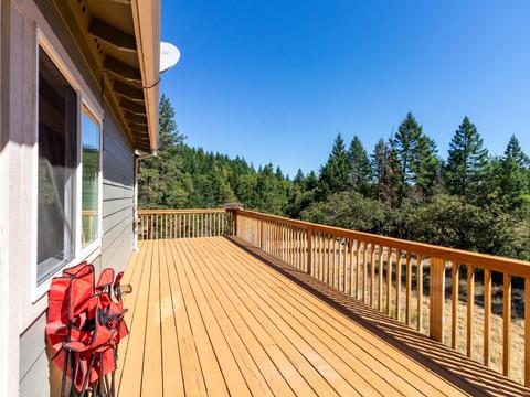 3441 N Obenchain Rd, Eagle Point, OR 97524 photo 24