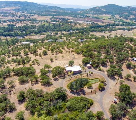 3926 E Antelope Rd, Eagle Point, OR 97524 photo 7