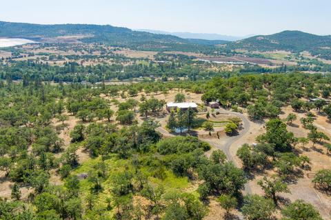 3926 E Antelope Rd, Eagle Point, OR 97524 photo 9