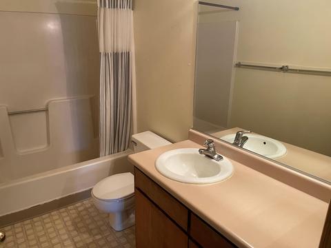 504 W Fifth St, Phoenix, OR 97535 photo 6