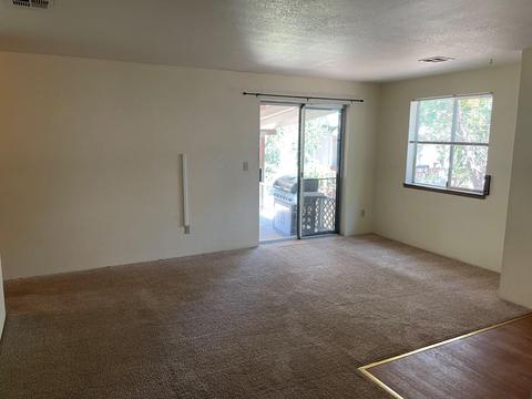 504 W Fifth St, Phoenix, OR 97535 photo 4