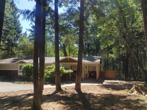 360 Falling Leaf Dr, Selma, OR 97538 photo 1