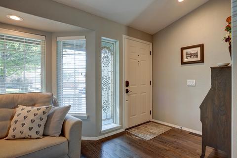 1086 NE Locksley Dr, Bend, OR 97701 photo 5