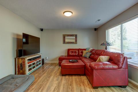 1086 NE Locksley Dr, Bend, OR 97701 photo 15