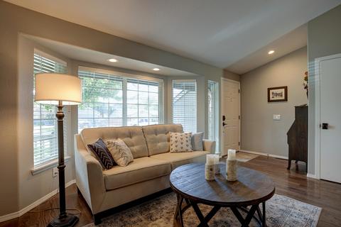1086 NE Locksley Dr, Bend, OR 97701 photo 6