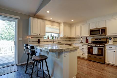 1086 NE Locksley Dr, Bend, OR 97701 photo 8