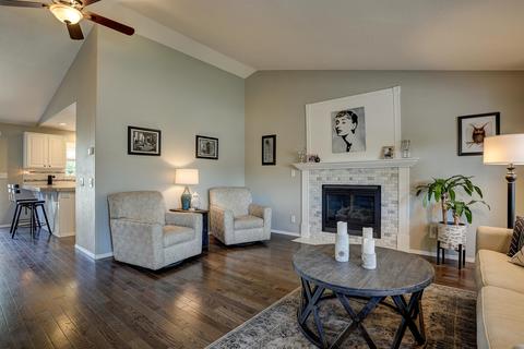 1086 NE Locksley Dr, Bend, OR 97701 photo 4