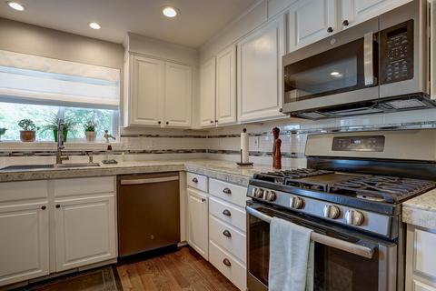 1086 NE Locksley Dr, Bend, OR 97701 photo 9