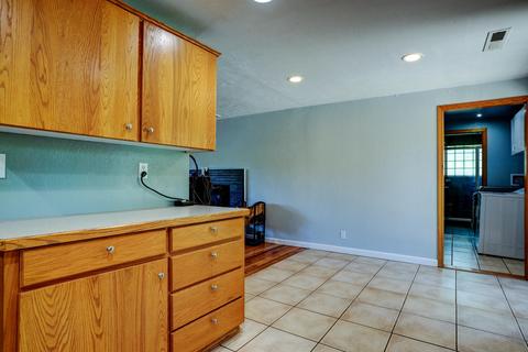 1222 NE Burnside Ave, Bend, OR 97701 photo 11