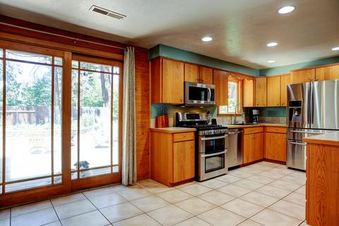 1222 NE Burnside Ave, Bend, OR 97701 photo 10