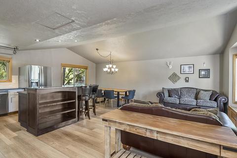 1325 NE Paula Dr, Bend, OR 97701 photo 9