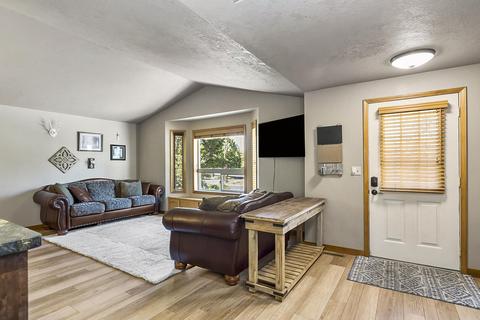 1325 NE Paula Dr, Bend, OR 97701 photo 10