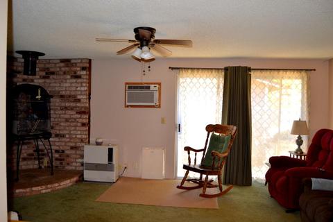 531 W River St, Cave Junction, OR 97523 photo 2