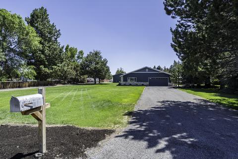 21421 Keyte Ln, Bend, OR 97701 photo 3