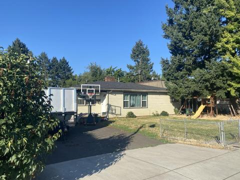 143 Loto St, Eagle Point, OR 97524 photo 1