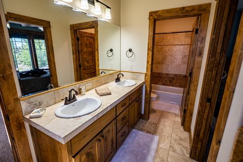 63545 Overtree Rd, Bend, OR 97701 photo 40