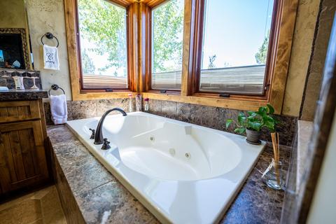 63545 Overtree Rd, Bend, OR 97701 photo 31