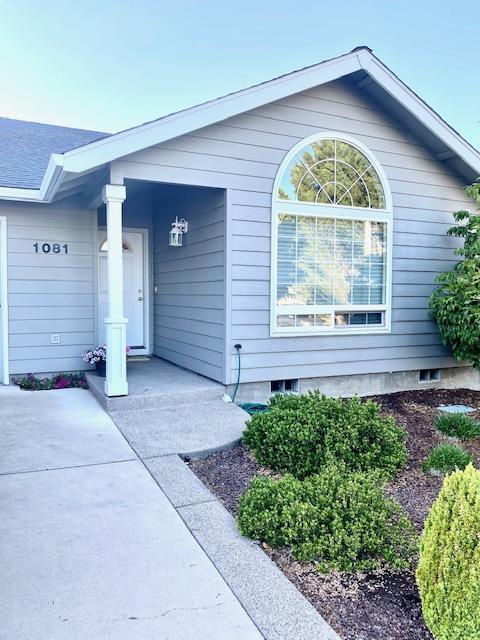 1081 Cherry St, Central Point, OR 97502 photo 1