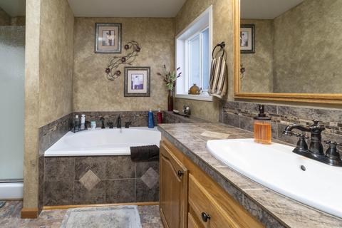 63655 Pioneer Loop, Bend, OR 97701 photo 17