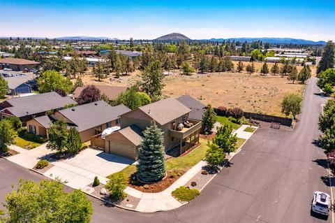 20398 Shetland Loop, Bend, OR 97703 photo 2