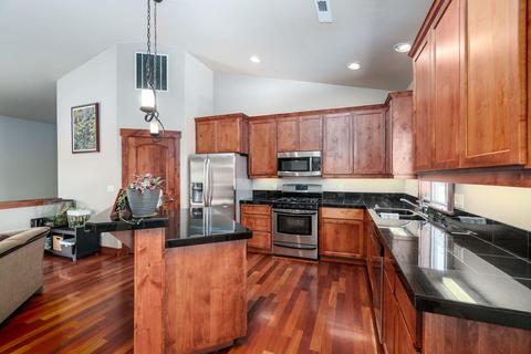 20398 Shetland Loop, Bend, OR 97703 photo 11