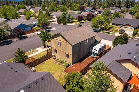 20398 Shetland Loop, Bend, OR 97703 photo 4