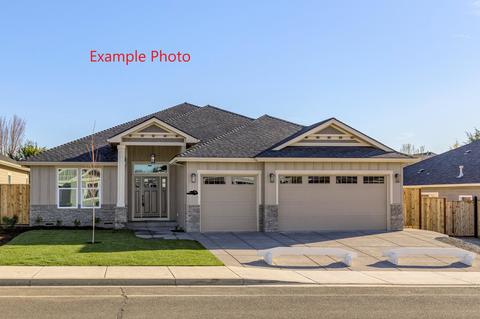 985 Arrowhead Trl, Eagle Point, OR 97524 photo 1