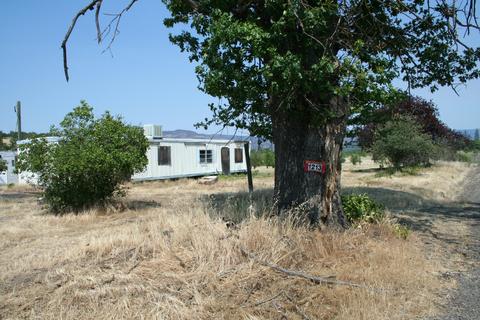 1213 Stevens Rd, Eagle Point, OR 97524 photo 1