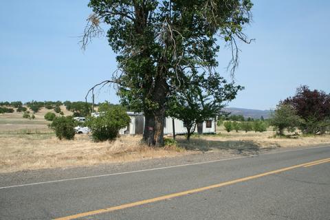 1213 Stevens Rd, Eagle Point, OR 97524 photo 2