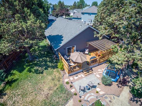 3136 NE John Ct, Bend, OR 97701 photo 2
