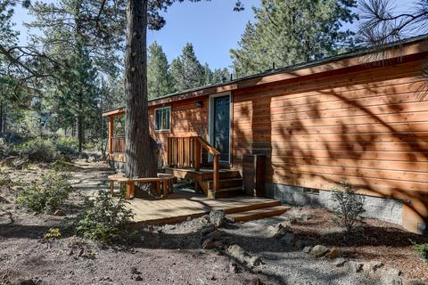 60892 Ridge Dr, Bend, OR 97702 photo 3