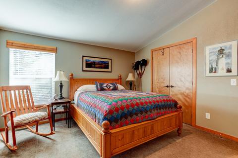 60892 Ridge Dr, Bend, OR 97702 photo 11