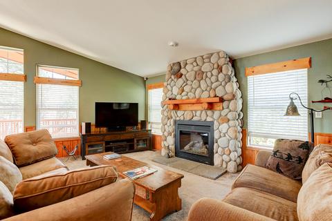 60892 Ridge Dr, Bend, OR 97702 photo 4
