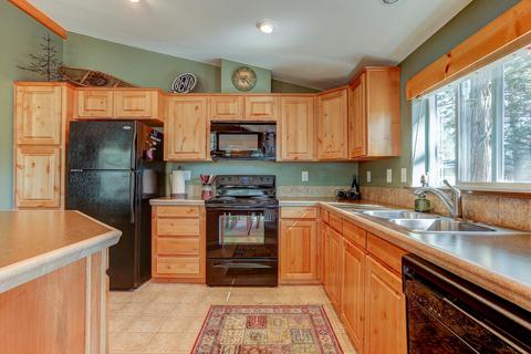 60892 Ridge Dr, Bend, OR 97702 photo 8