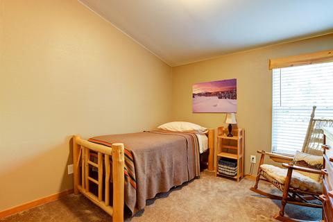 60892 Ridge Dr, Bend, OR 97702 photo 14
